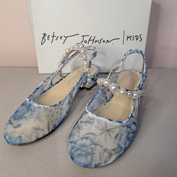 Betsey Johnson Other - NEW Betsey Johnson Kids Floral Pump Size 5 Blue White Toile Pearl Strap Heel
